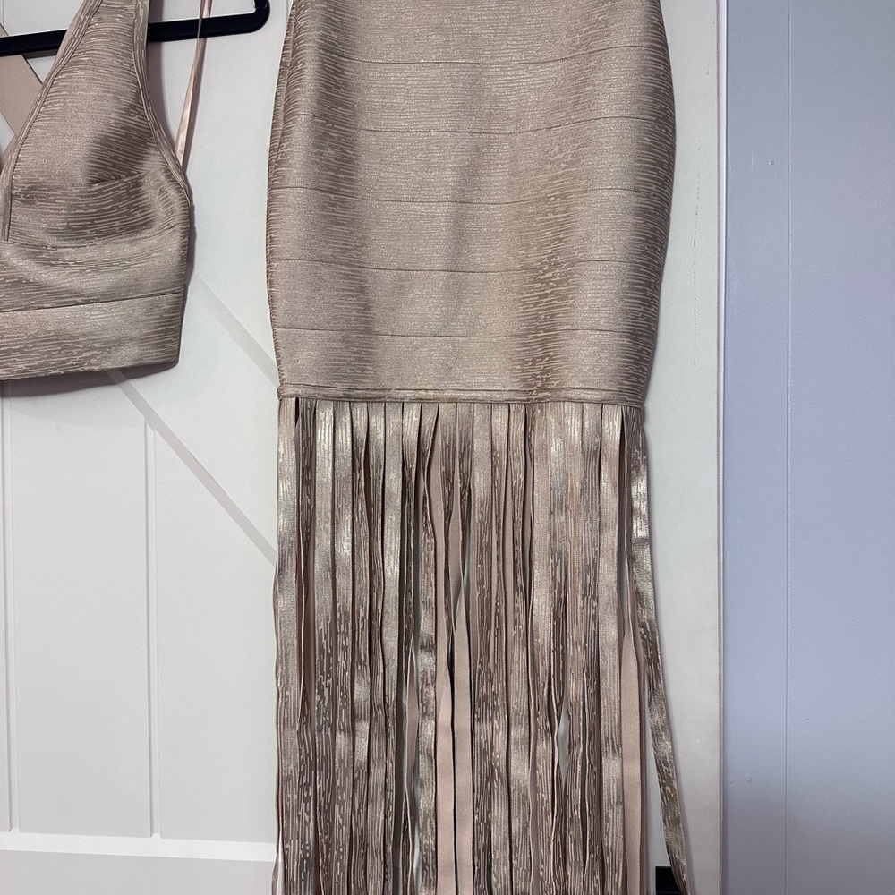 Elegant Beige Sleeveless Dress - Picture 4 of 4